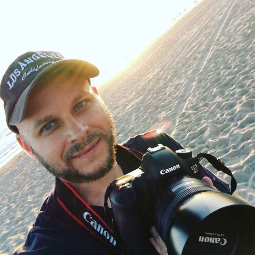 Fotograf Dariusz Światłowski na sesji zdjęciowej w Santa Monica Kalifornia